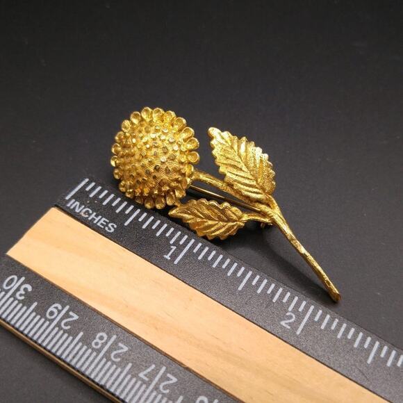 Vintage Gold Plated Textured Flower Brooch, Single Clip Earring, Mid-Century - Picture 6 of 8